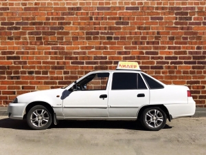 Автомобиль инструктора Daewoo Nexia
