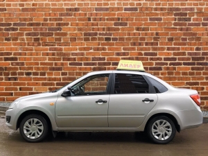 Автомобиль инструктора Lada Granta