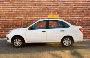 Автомобиль инструктора Lada Granta