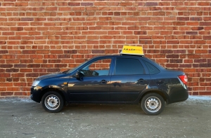 Автомобиль инструктора Lada Granta