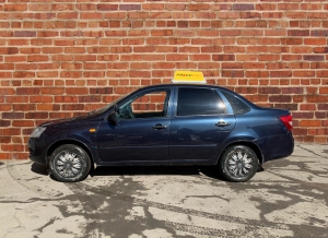 Автомобиль инструктора Lada Granta