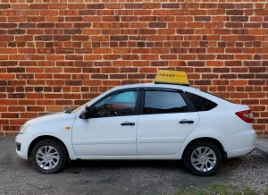 Автомобиль инструктора Lada Granta