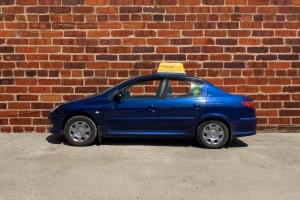 Автомобиль инструктора Peugeot 206