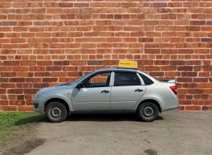 Автомобиль инструктора Lada Granta