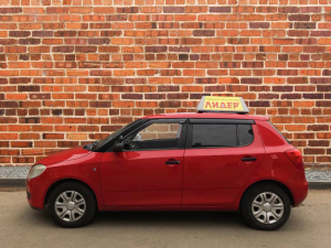 Автомобиль инструктора Skoda Fabia