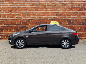 Автомобиль инструктора Hyundai Solaris