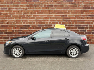 Автомобиль инструктора Mazda 3