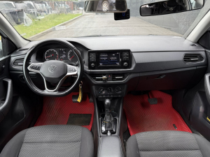 Автомобиль инструктора Volkswagen Polo