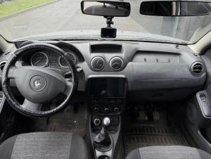 Автомобиль инструктора Renault Duster